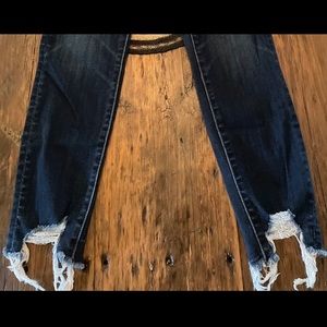 American Eagle Women’s ripped skinny jeans